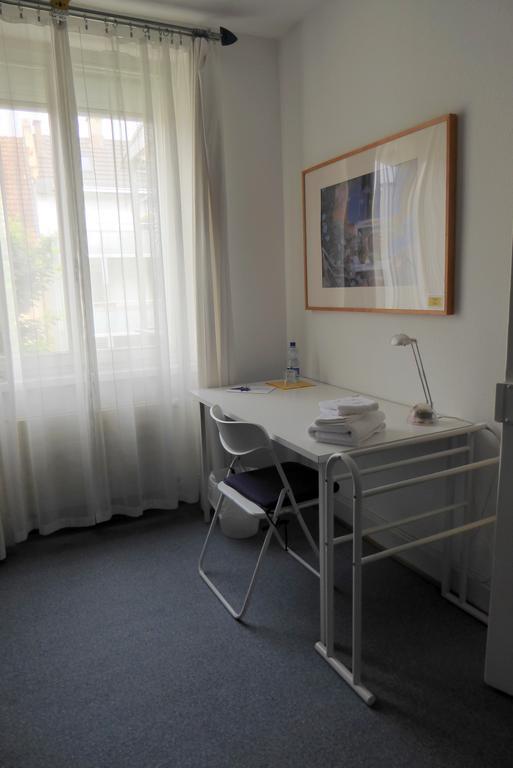 B&B Schlettstadterstrasse Bazel Buitenkant foto