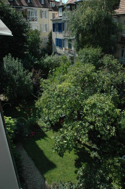 B&B Schlettstadterstrasse Bazel Buitenkant foto